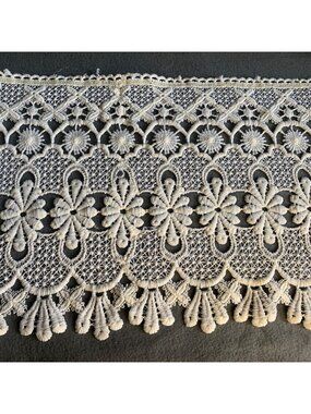 Ivory Macrame style Flower Wide Lace Vintage 12" Wide 4.33 yards